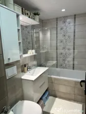 Apartament 3 camere, 64 mp, zona centrala 