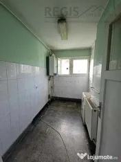 Apartament 2 camere de , decomandat, et 3/4-Piata Astra 