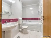 Garsoniera cu gradina privata si loc de parcare, zona Coresi 