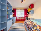Central-Eremia, ap. 3 camere, 2 băi + boxă,proaspăt zugrăvit, et.2 