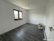 COMISON 0% | Duplex 5 camere despartit prin carport | Chisod