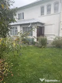 Casă cu etaj, Câmpulung Moldovenesc, 150 mp, teren 420 mp 