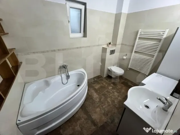 Apartament la casă cu 3 camere decomandate, în Dâmbul Rot - Cluj-Napoca (Cluj)