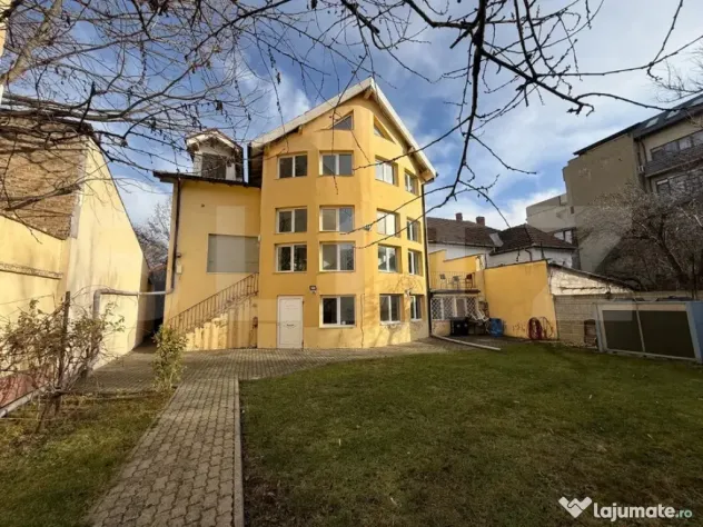 Clădire reprezentativă SAD | D+P+E | 15 încăperi | Curte - Timisoara (Timis)