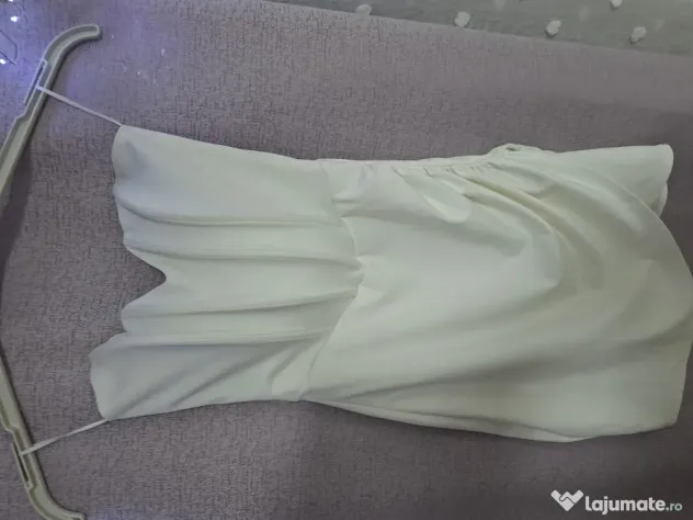 Rochie nouă elegantă nepurtată niciodată