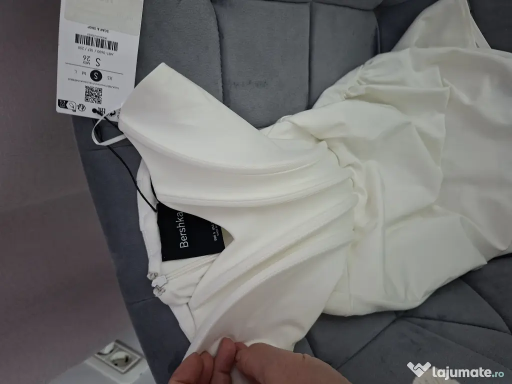 Rochie nouă elegantă nepurtată niciodată