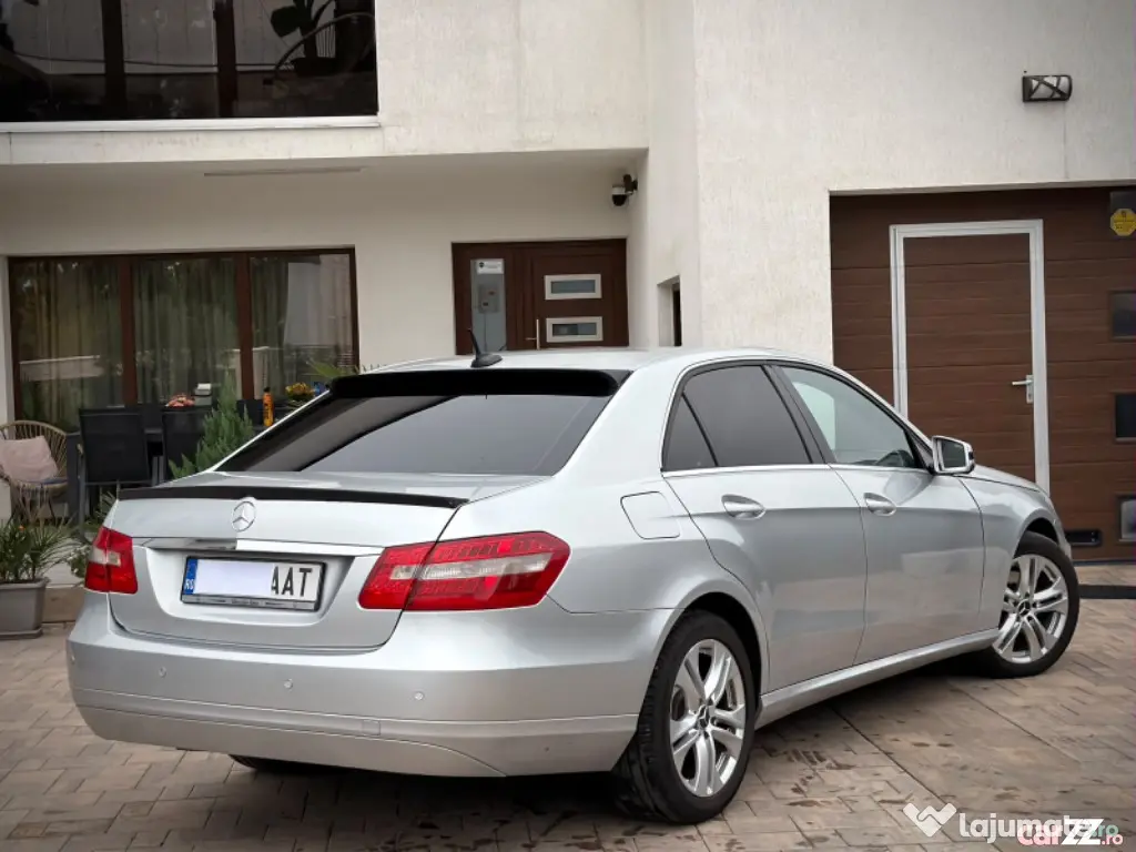 MERCEDES-BENZ E-Class 2012 — imagine 40