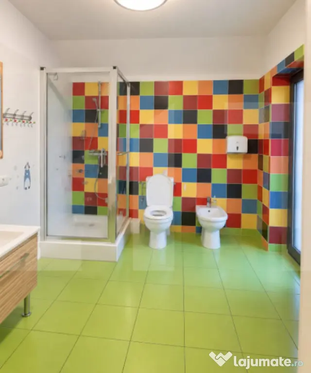 Vilă spațioasă, 342 mp, teren 657 mp, ideală rezidență - Slatina (Olt)