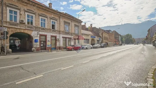 Spațiu, caracter și parcare rezervată, la doi pași de Centrul Istoric - Brasov (Brasov)