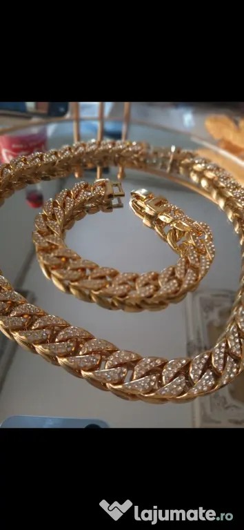Accesorii la moda