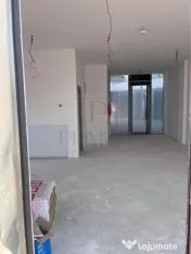 Spatiu comercial - incalzire in pardoseala - loc de parcare 