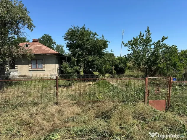 Vand casa batraneasca cu utilitati pe teren de 1200mp Andrasesti - Andrasesti (Ialomita)