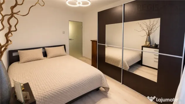Apartament 3 camere cu 2 locuri de parcare Brasov - Brasov (Brasov)