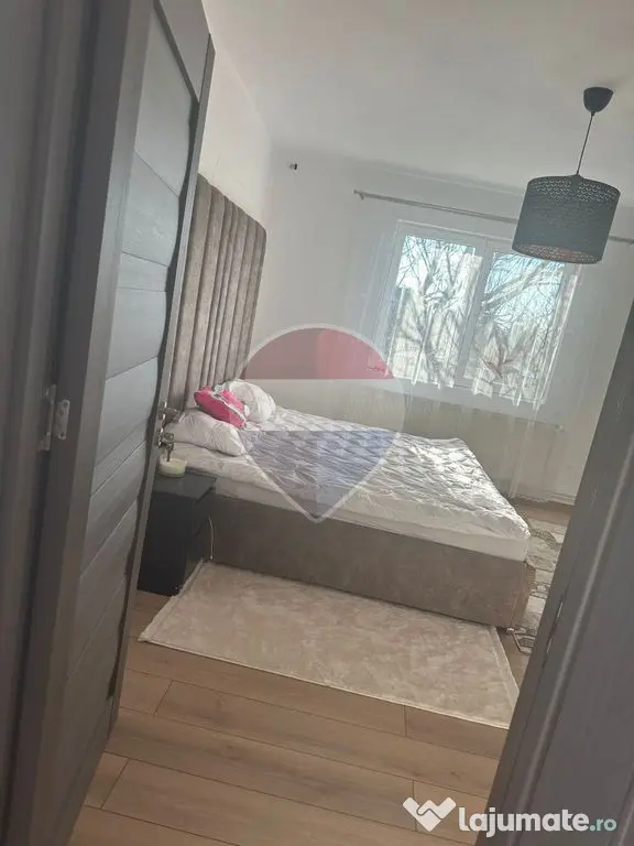 Casă / Vilă cu 5 camere de vânzare în zona Nord - Ineu (Arad)