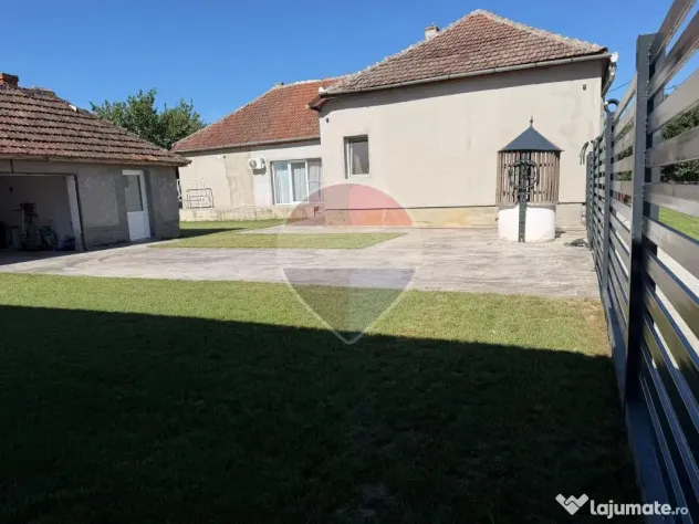 Casă / Vilă cu 5 camere de vânzare în zona Nord - Ineu (Arad)