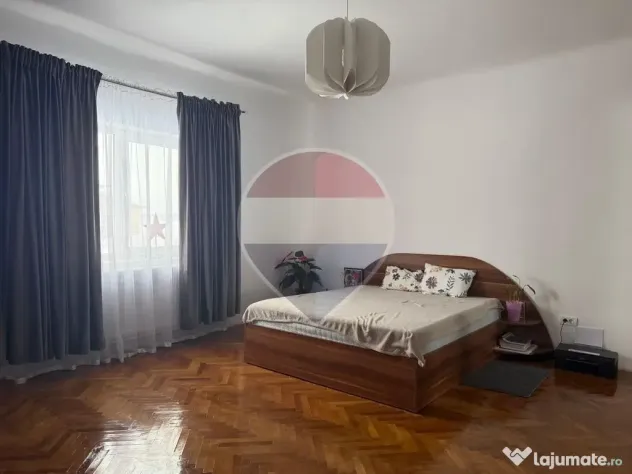 Casă / Vilă cu 5 camere de vânzare în zona Nord - Ineu (Arad)