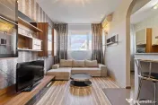 Apartament cu 3 camere de închiriat în zona UTA 