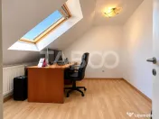 Apartament de vanzare cu 3 camere si balcon zona Mihai Vitea