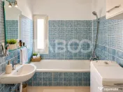 Apartament de vanzare cu 3 camere si balcon zona Mihai Vitea