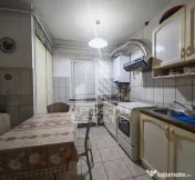 Apartament de vanzare cu 3 camere si 2 bai, decomandat, zona Sagului 