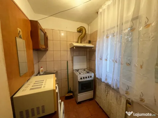 Garsoniera decomandata de renovat, Rovine, zona Parculet - Craiova (Dolj)
