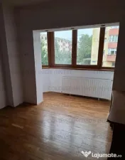 Apartament 4 camere, etaj 1/8, decomandat, zona Triaj! 