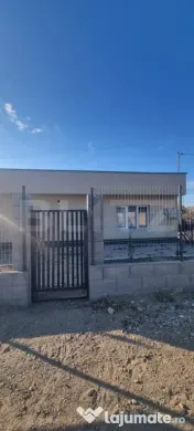 Casa 2 camere cu terasa pe acoperiș