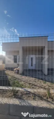 Casa 2 camere cu terasa pe acoperiș