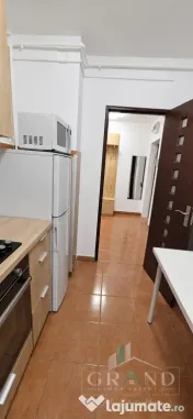 Apartament cu 2 camere decomandate, 51 mp, în cartierul Gru