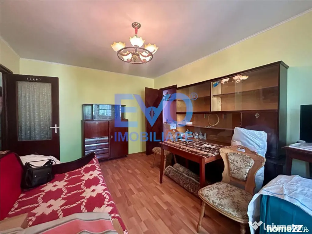 APARTAMENT 3 CAMERE DE VANZARE, ZIMBRU - Iasi (Iasi)
