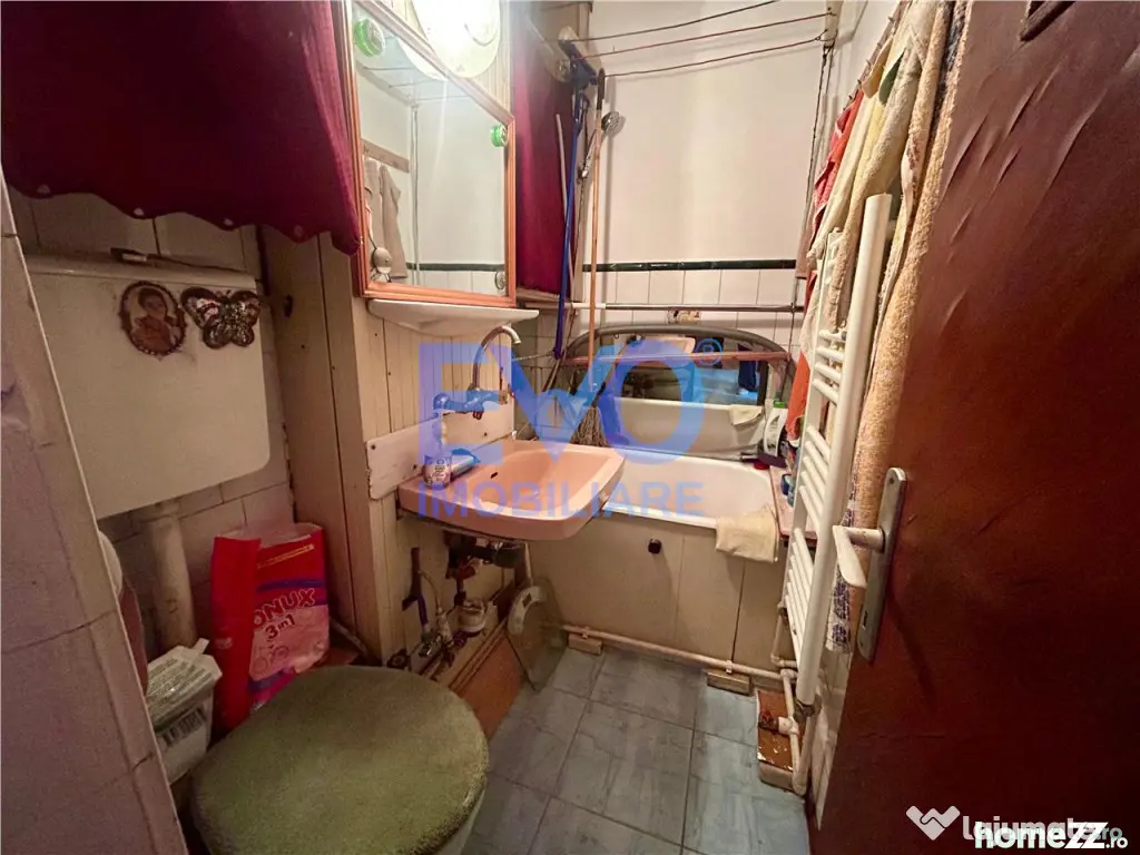 APARTAMENT 3 CAMERE DE VANZARE, ZIMBRU - Iasi (Iasi)