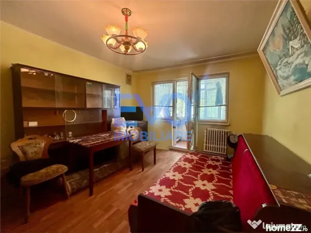 APARTAMENT 3 CAMERE DE VANZARE, ZIMBRU - Iasi (Iasi)