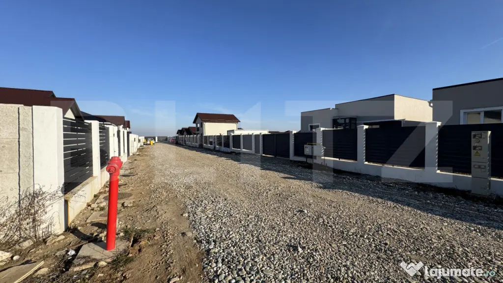 Teren intravilan împrejmuit de 465 mp, toate utilitățile, - Craiova (Dolj)