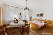 Casă / Vilă cu 4 camere de vânzare în zona Central - Nădlac