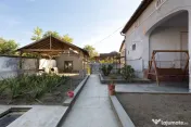 Casă / Vilă cu 4 camere de vânzare în zona Central - Nădlac