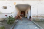Casă / Vilă cu 4 camere de vânzare în zona Central - Nădlac