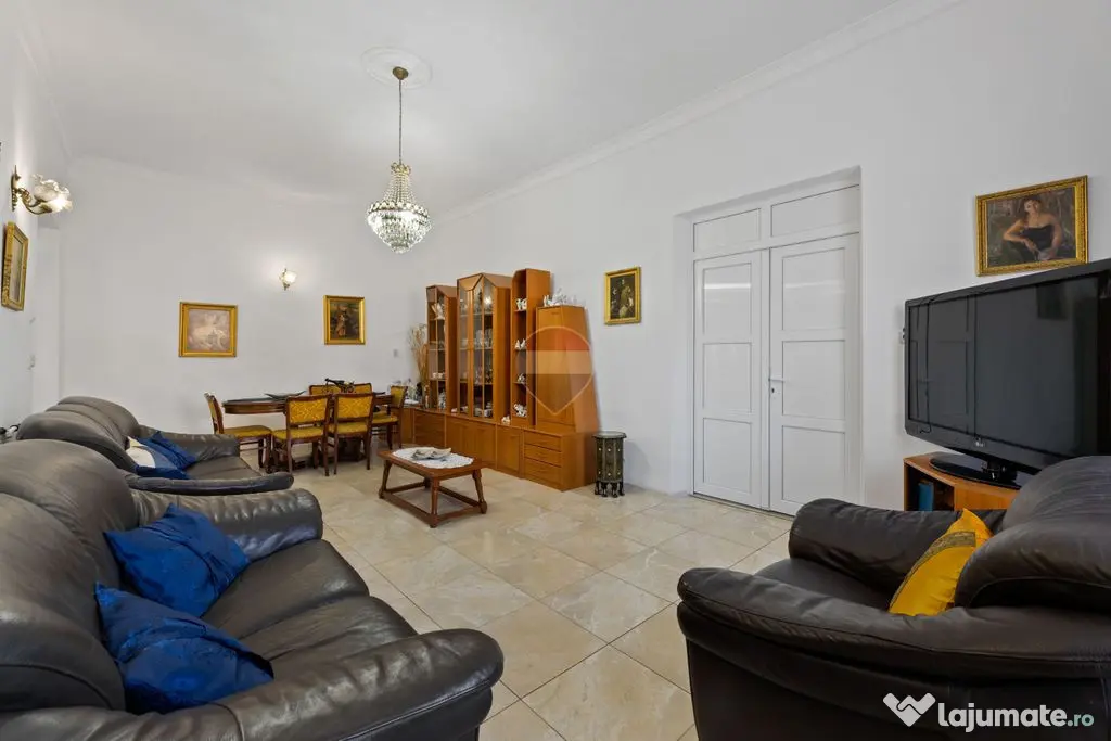 Casă / Vilă cu 4 camere de vânzare în zona Central - Nădlac - Nadlac (Arad)