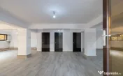 Spatiu comercial/birouri 130 mp | Parter | 2 locuri de parca