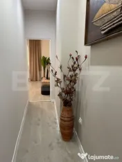Apartament cu 2 camere de vanzare,zona Semicentrala,65mp. 