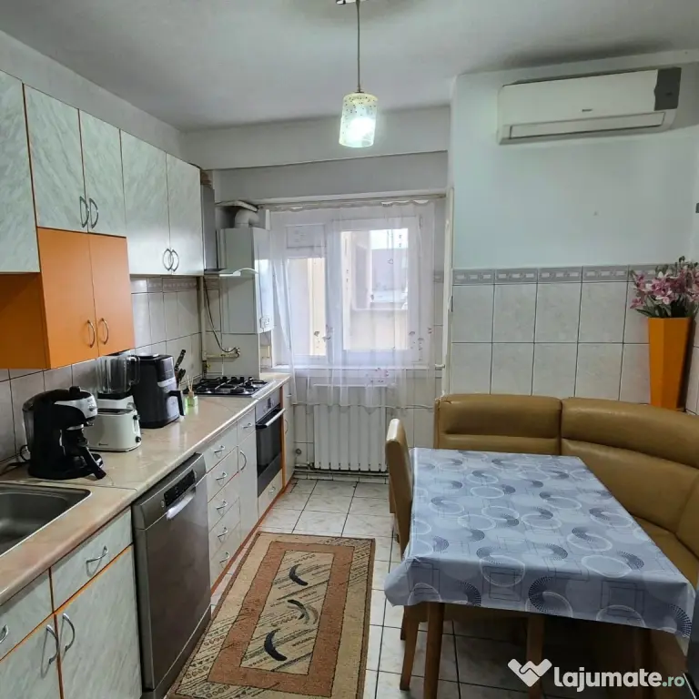 Apartament decomandat 3 camere MOBILAT, Parcul Central, Bd Republicii