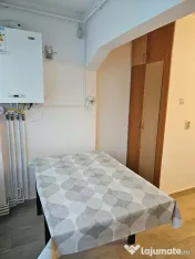 Apartament de 2 camere zona TRACTORUL,