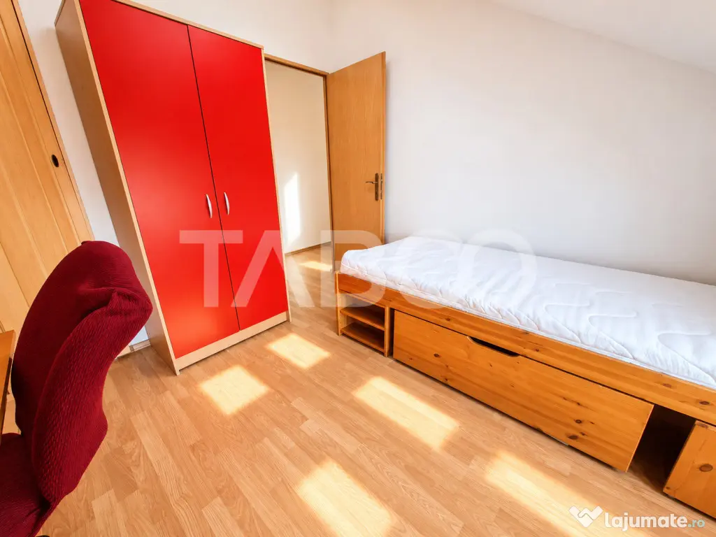 Apartament de vanzare 4 camere mansarda Vasile Aaron Sibiu - Sibiu (Sibiu)