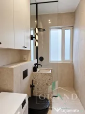 Apartament 2 camere | Renovat 2025 | Boxa | Garaj | Balcon i