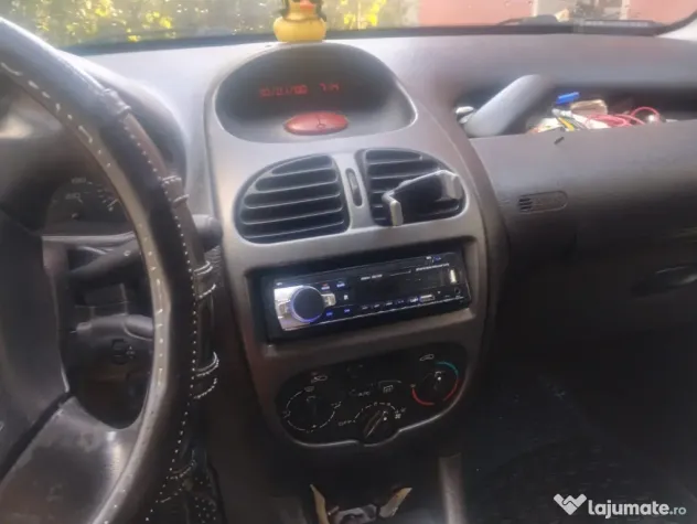 Peugeot 206, benzina