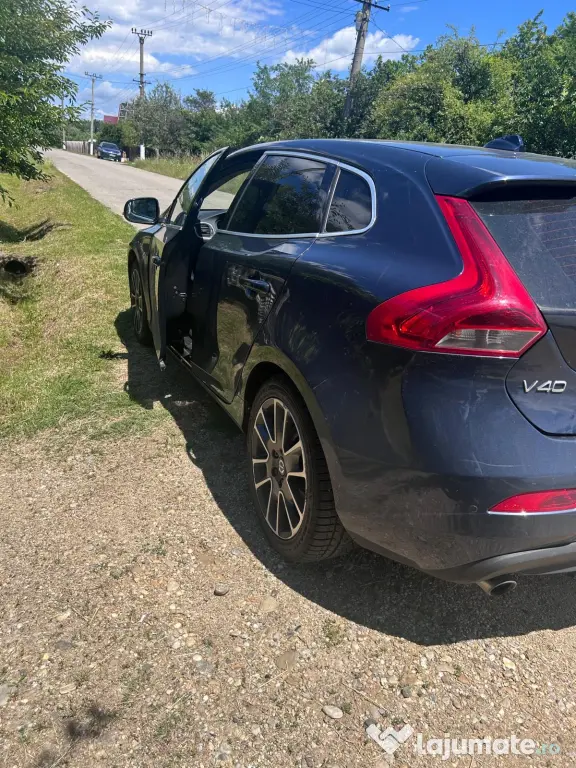 VOLVO V40,2.0TDI 190 CP