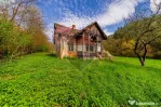 Casă de vacanta intr-o locatie de vis de vanzare in Carand,Romania