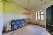 Casă de vacanta intr-o locatie de vis de vanzare in Carand,Romania 