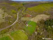 Casă de vacanta intr-o locatie de vis de vanzare in Carand,Romania 
