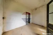 Casă de vacanta intr-o locatie de vis de vanzare in Carand,Romania 