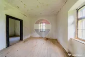 Casă de vacanta intr-o locatie de vis de vanzare in Carand,Romania 